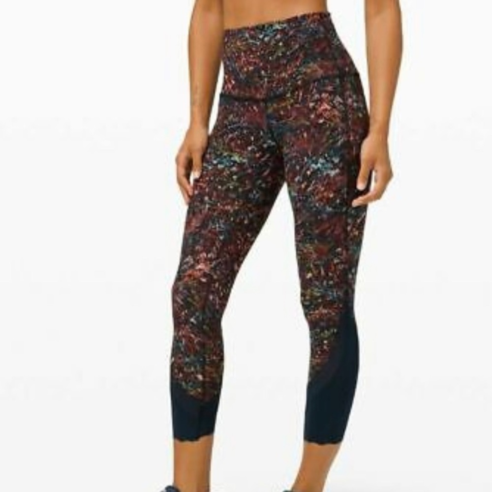 Lululemon scalloped hem size 4 mint condition